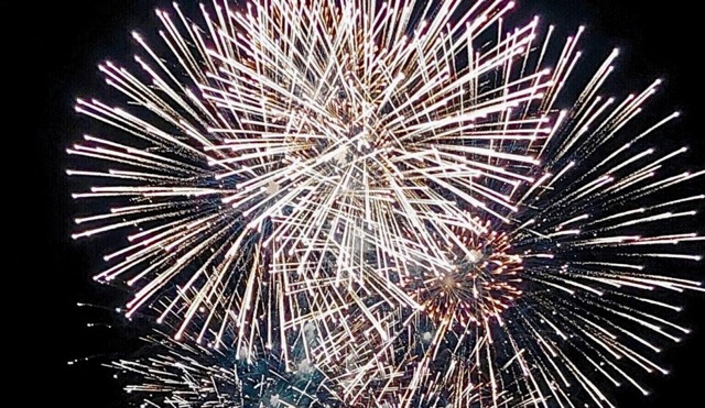 Feu d’artifice sur la rivière